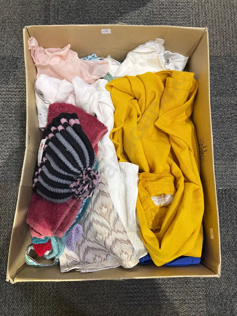 Boxed Quantity of Assorted Linen Etc Image 1++