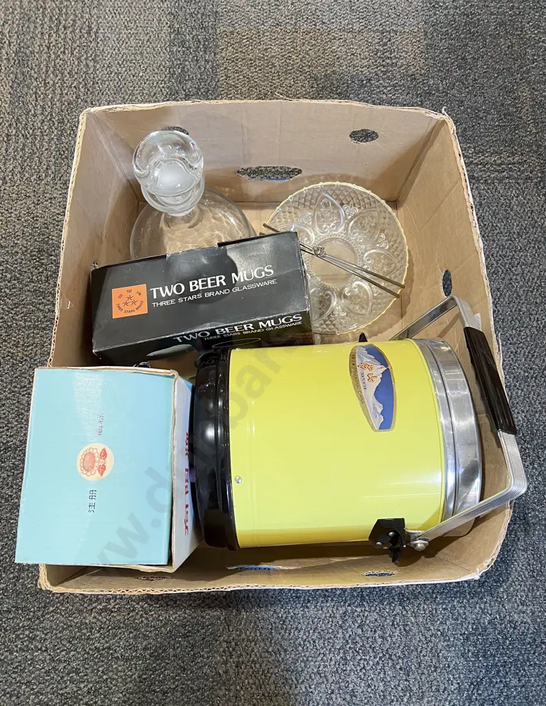 Large Retro Thermos & Other Assorted Retro Image 1++