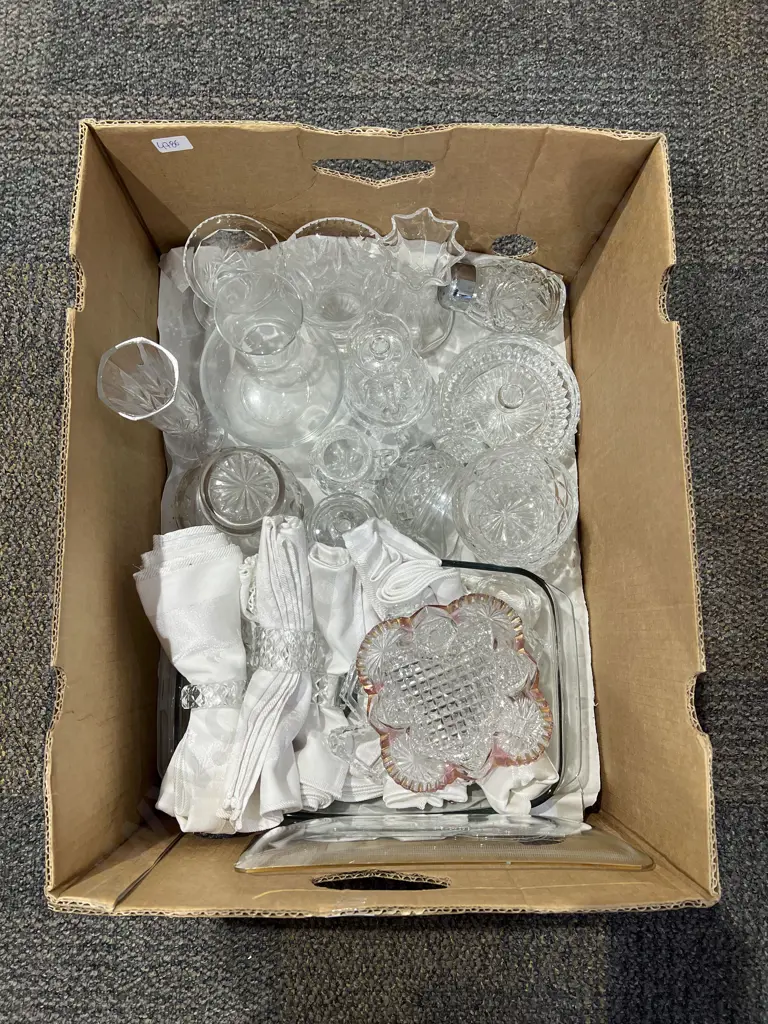 Boxed Quantity of China and Serviettes Image 1++