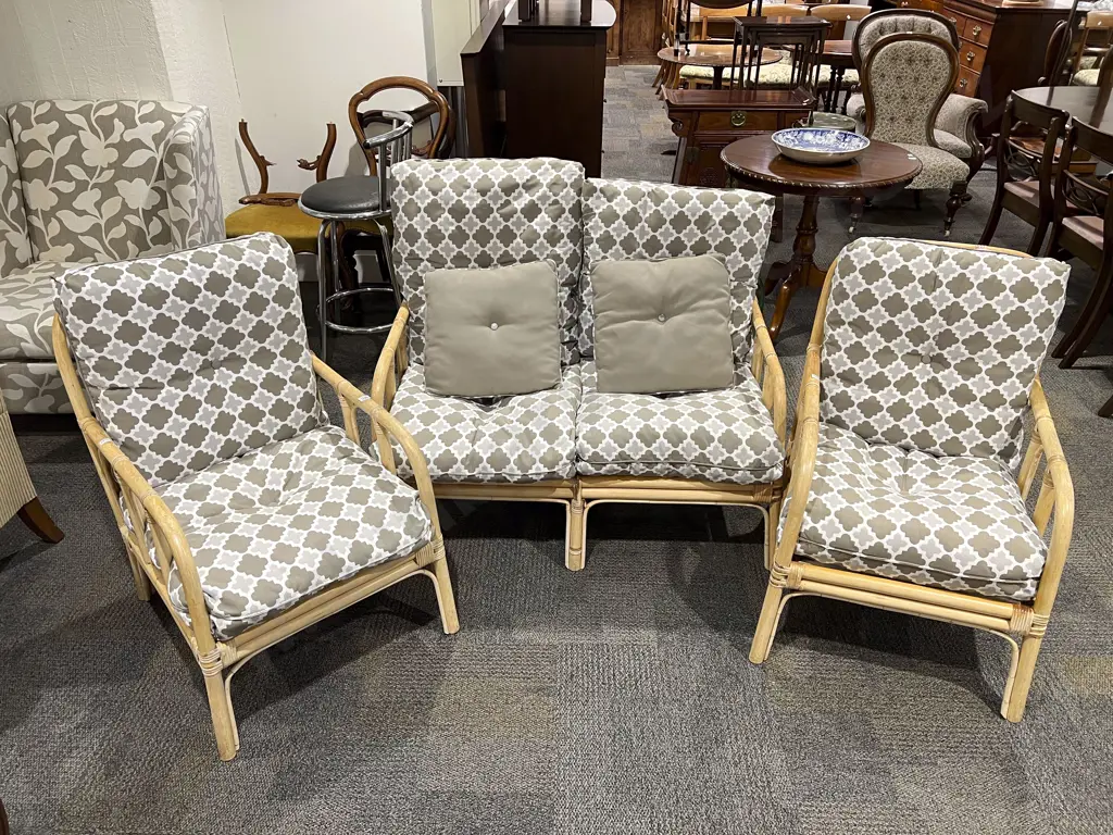 Three Piece Cane Conservatory Suite Image 1++