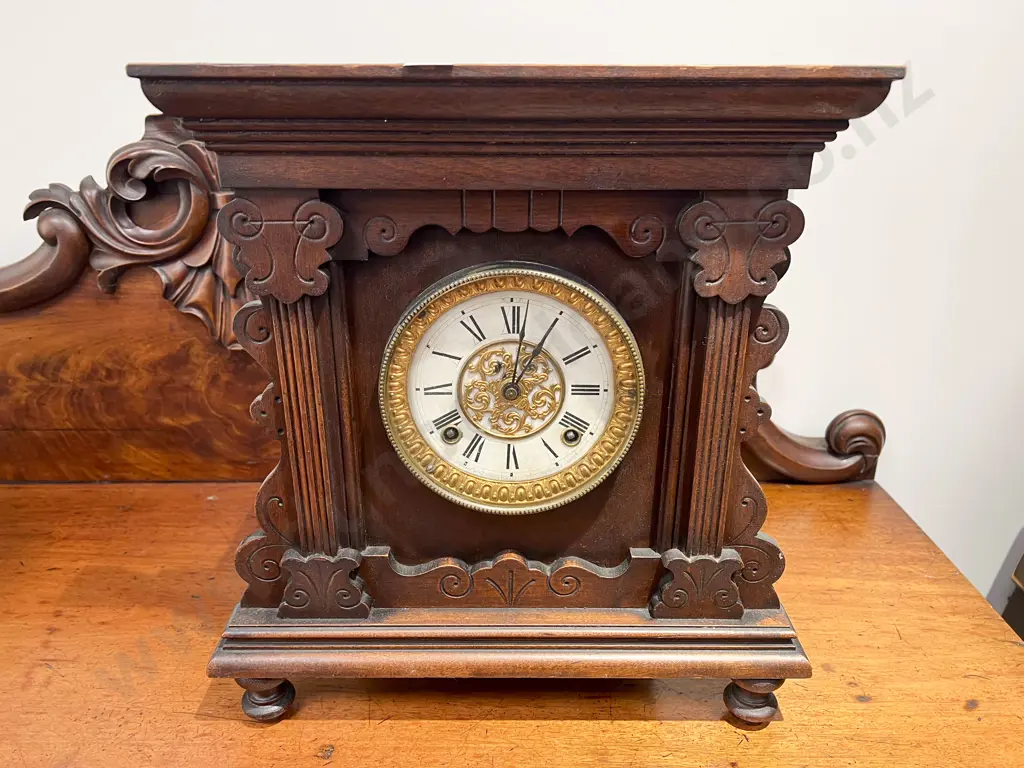 Antique Oak Mantle Clock Image 1++