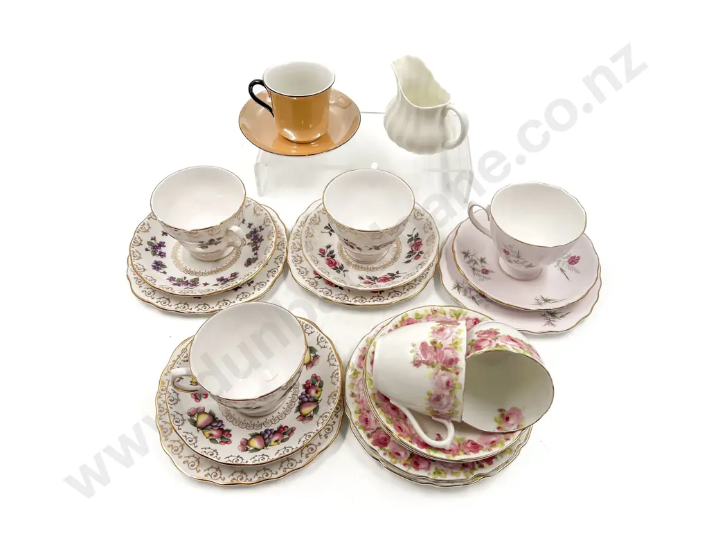 Qty of Fancy Tea China Incl RD Image 1++