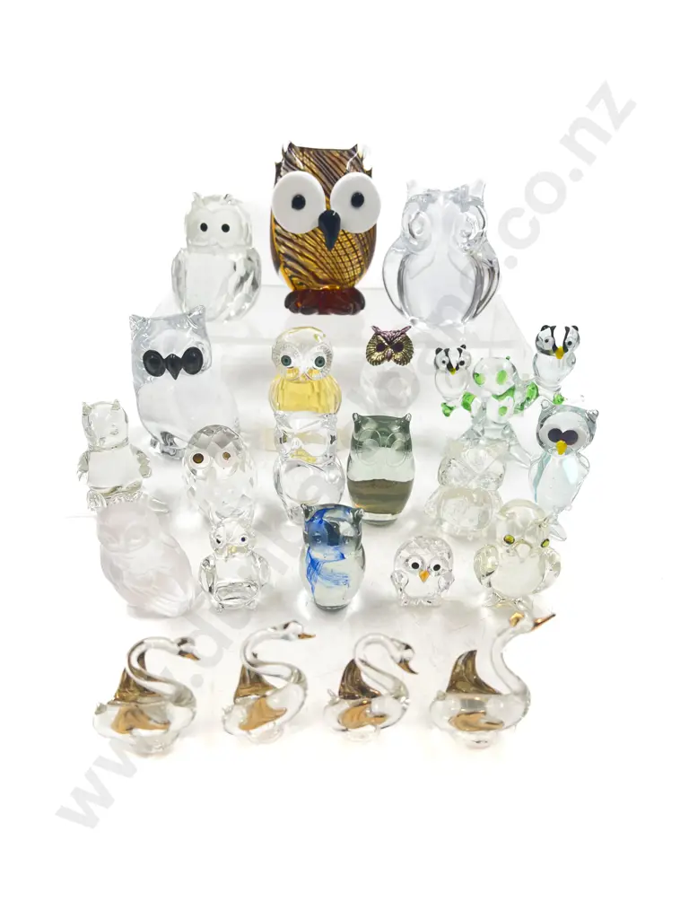 Box Qty of Assorted Owl Ornaments Image 1++