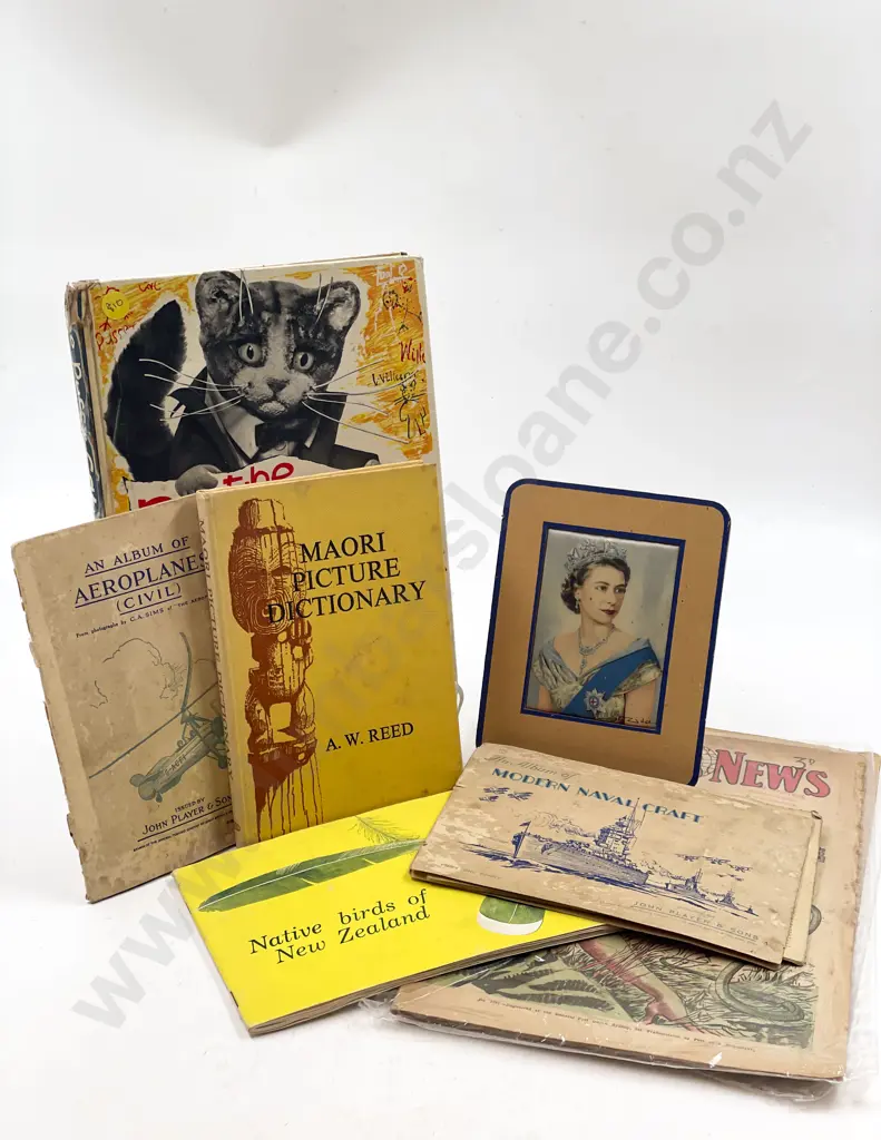 Small Qty of Assorted Vintage including Cig. Card Albums and World News Image 1++