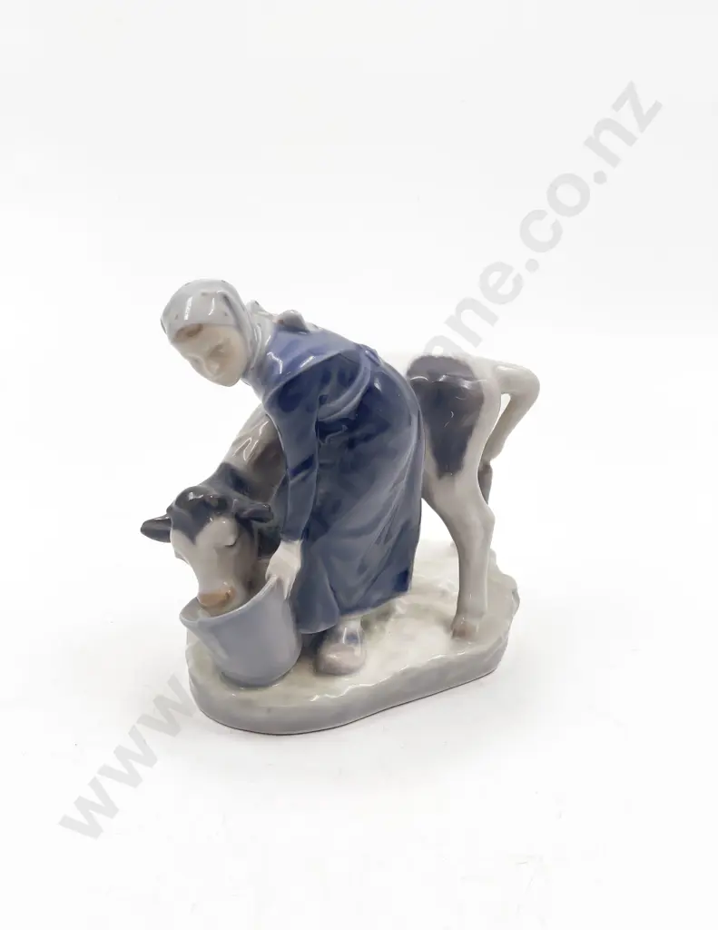 Royal Copenhagen Group Figure of Milkmaid and Cow Image 1++