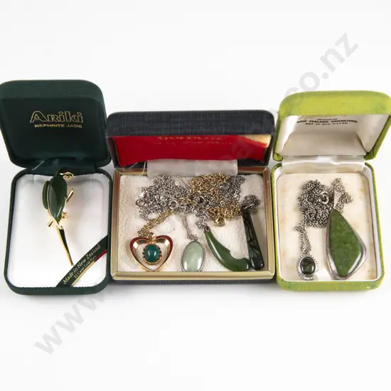 Original Boxed Ariki Kara Brooch with other pendants