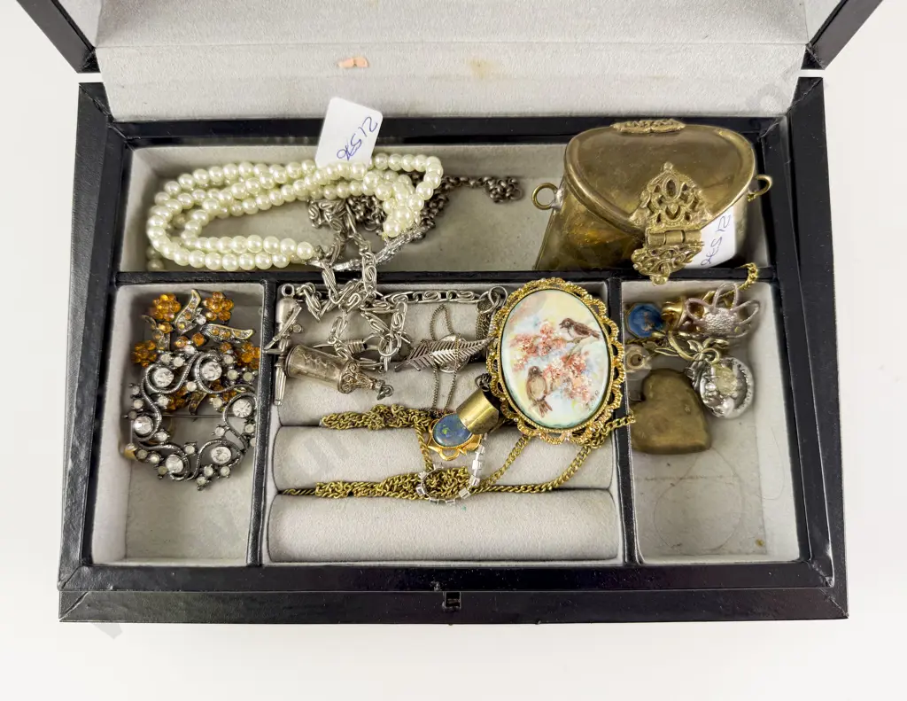 Jewel Box with Costume Jewellery and Beaded Evening Purse Image 1++