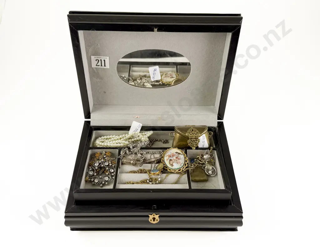 Jewel Box with Costume Jewellery and Beaded Evening Purse Image 1++