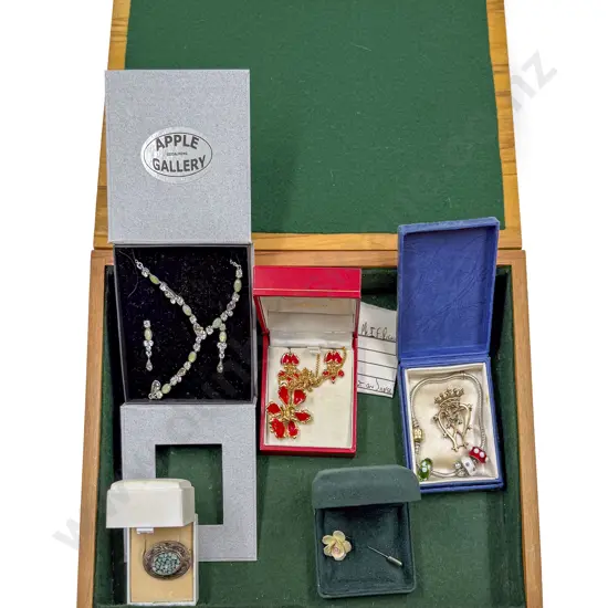 Small Selection Costume Jewellery with 9ct Brooch Frame (missing gem) approx 7gms with pin