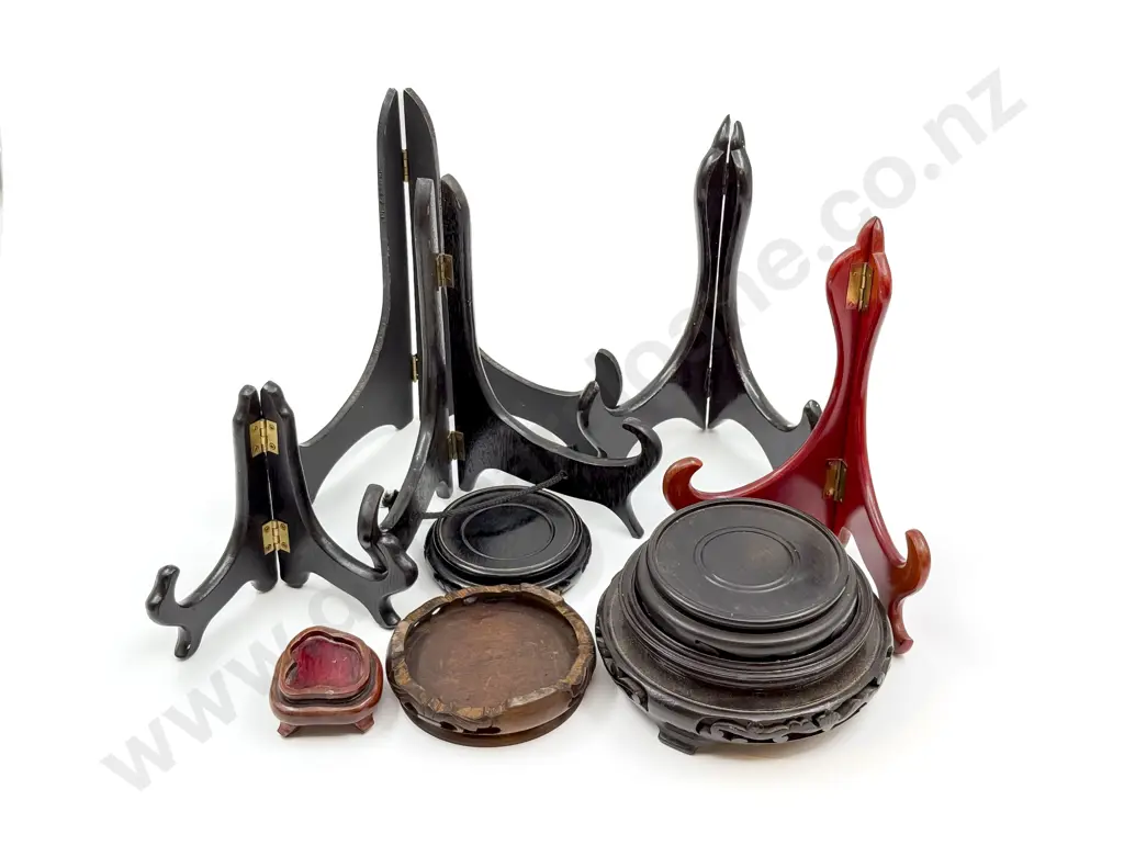 Qty of Assorted Vase and Plate Stands Image 1++