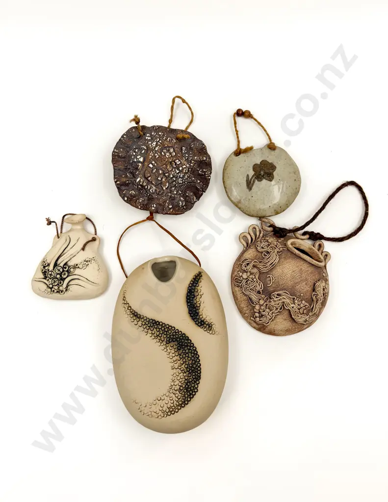 Qty of Assorted Wall Hanging Pottery Image 1++