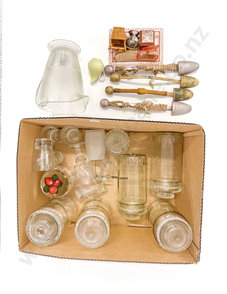 Qty of Assorted Including Glassware Etc Image 1++