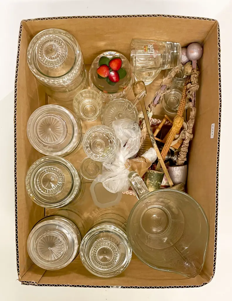 Qty of Assorted Including Glassware Etc Image 1++