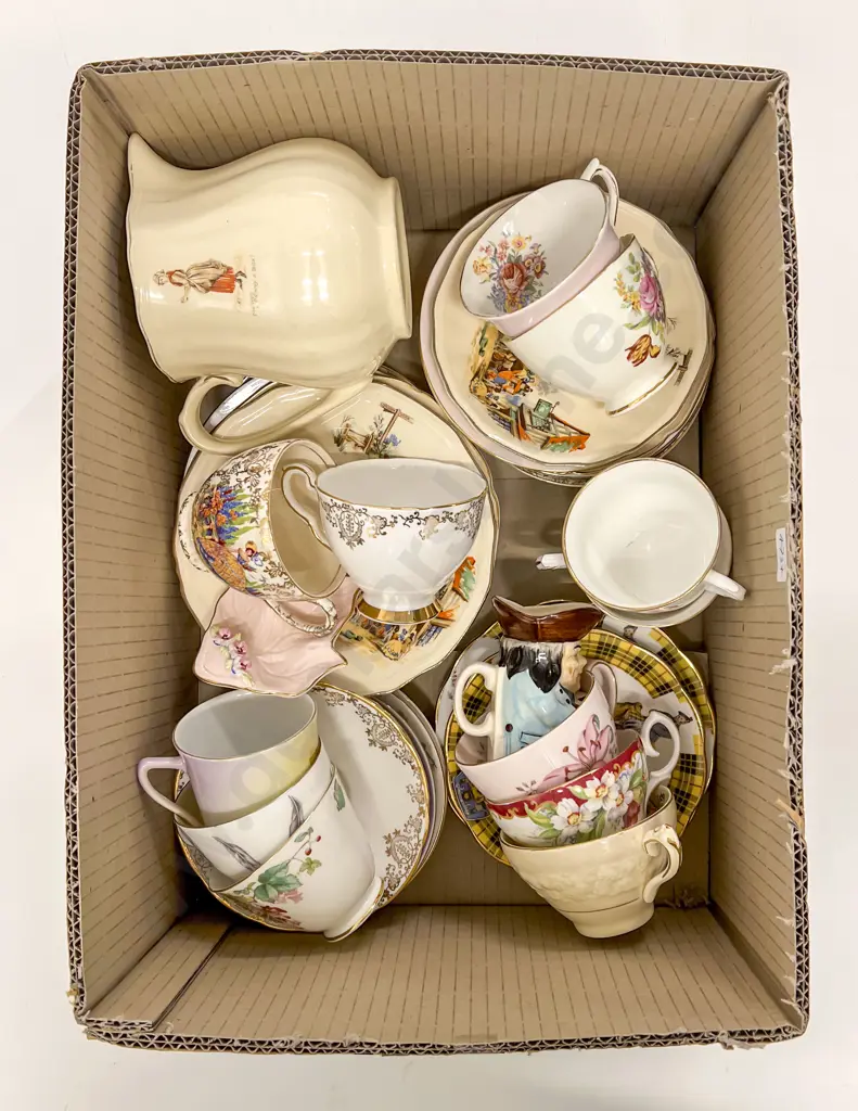 Qty of Assorted Fancy Tea China Etc Image 1++