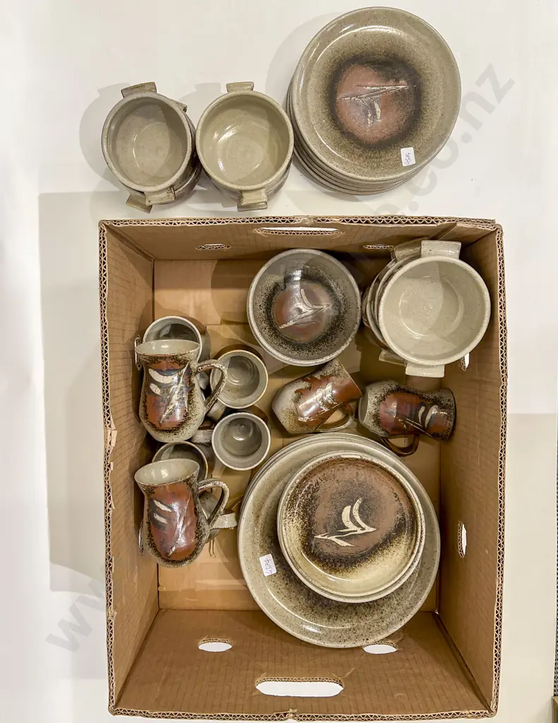 Pottery Part Dinner Set Image 1++
