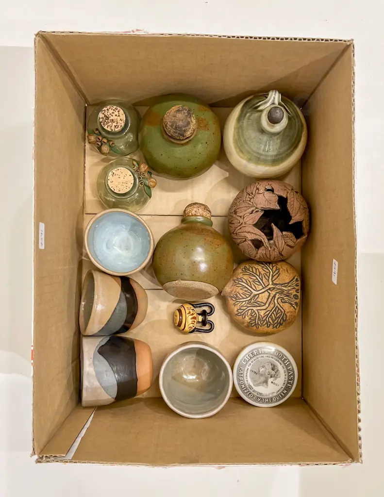 Small Qty of Assorted Pottery Image 1++