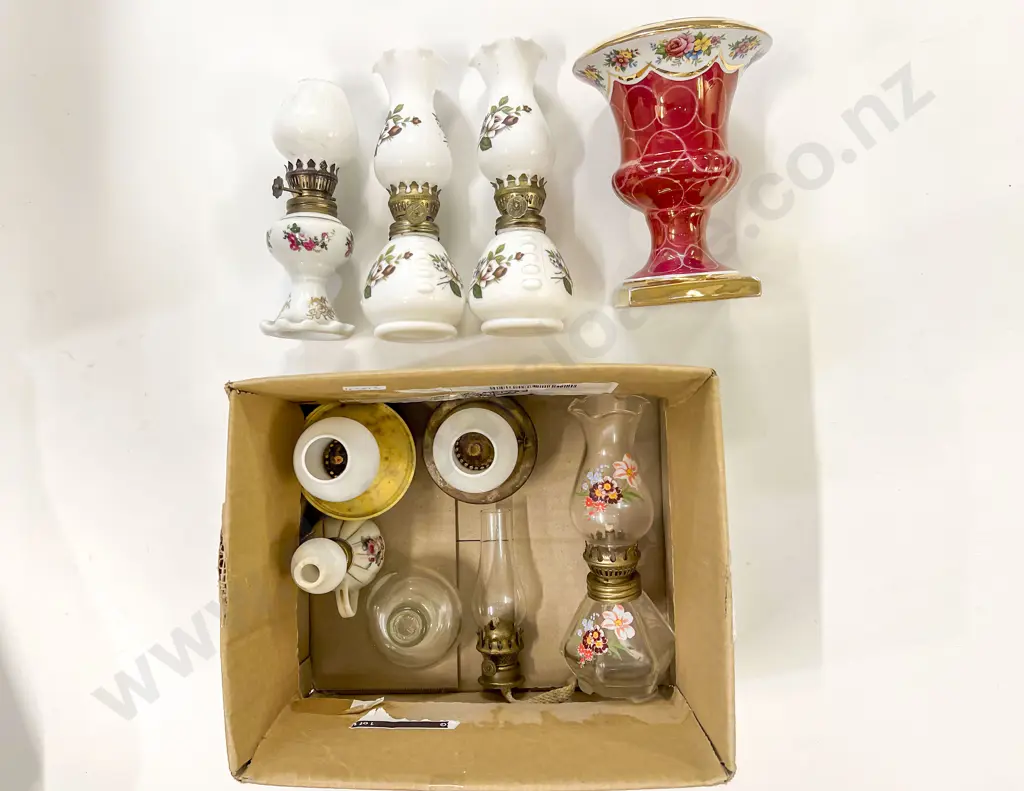 Qty of Assorted Small Kerosene Lamps Together With Vase Image 1++