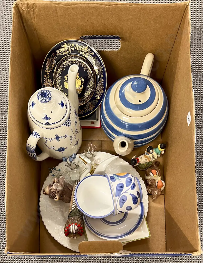 Qty of Assorted China and Ornaments Image 1++