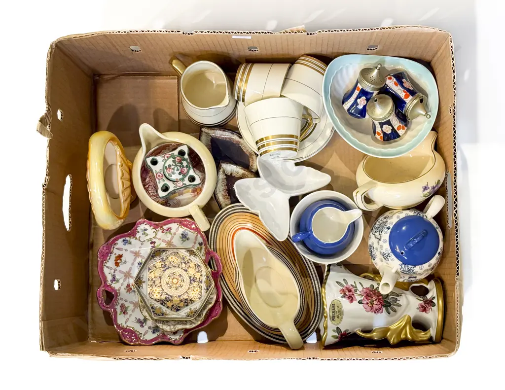 Qty of Assorted Fancy China Image 1++