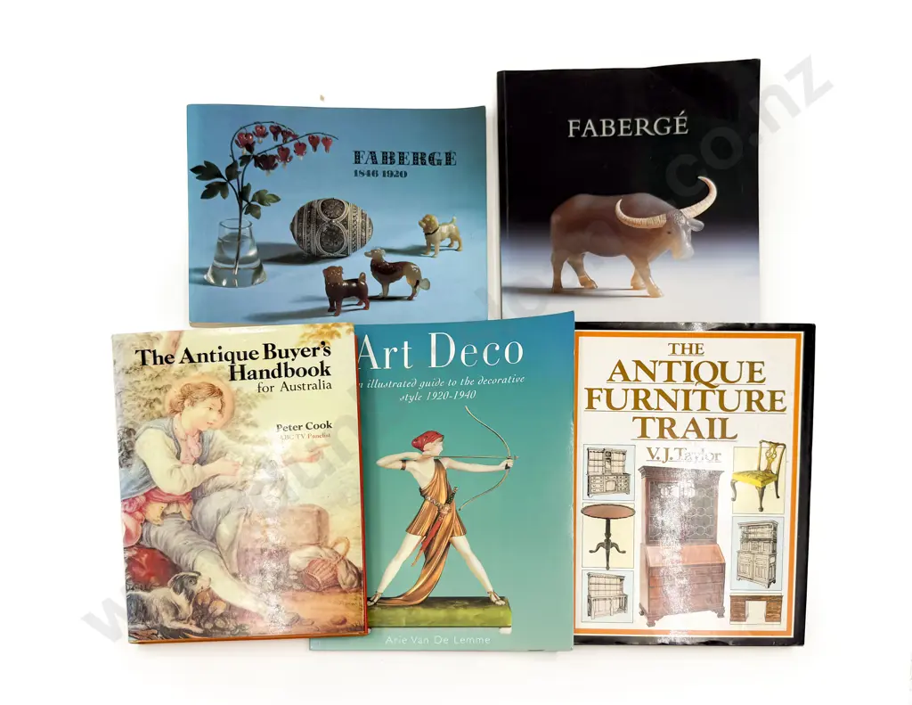 Qty of Art and Antique Reference Volumes Image 1++