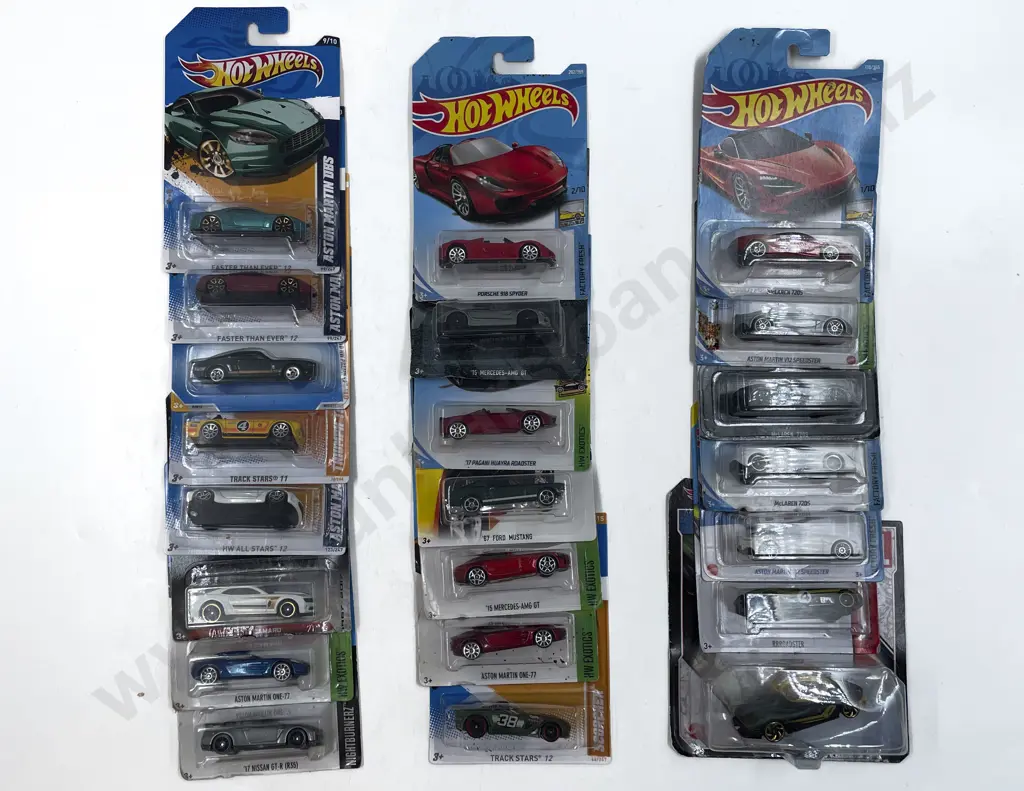 Hot Wheels 22 Bubble Packed Vehicles Image 1++