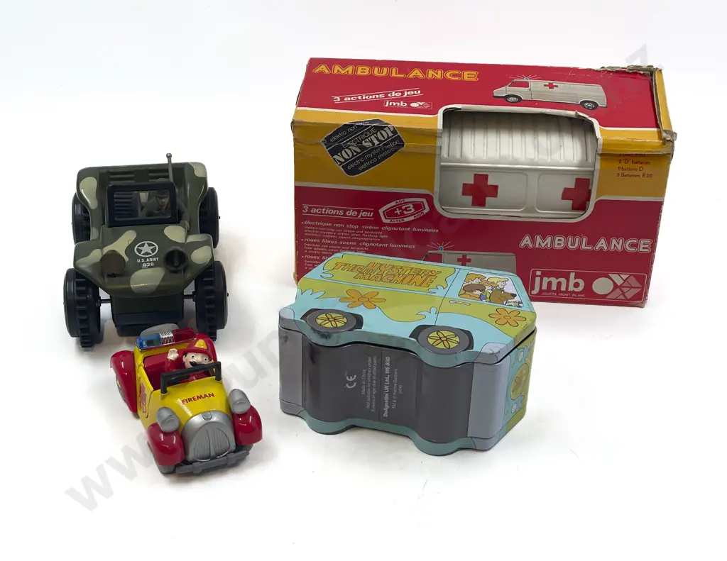 Three Toy Models & Tin of Scooby Doo Trading Cards Image 1++