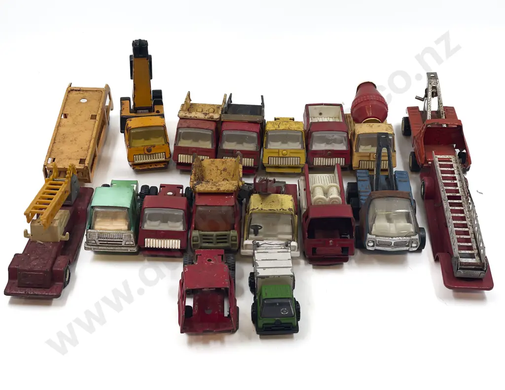 Various Small Scale Tonka Tinplate Toys (playworn) Image 1++