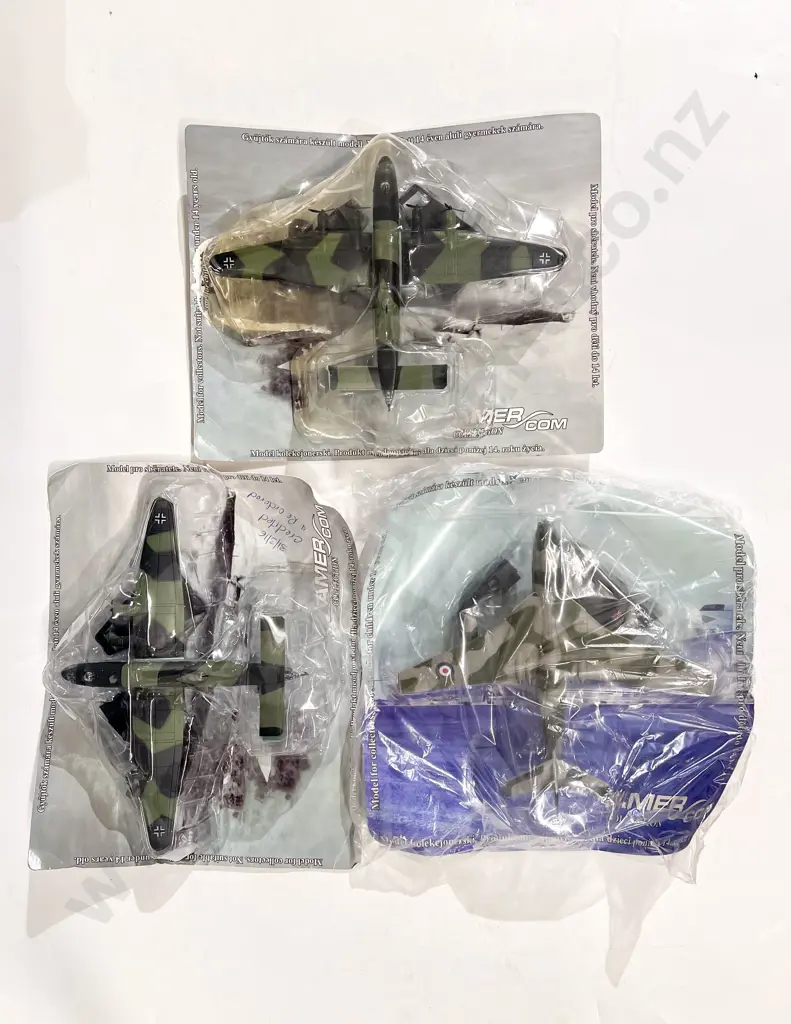 Packeted Magazine Issue Giant Warplane Models (7) Image 1++