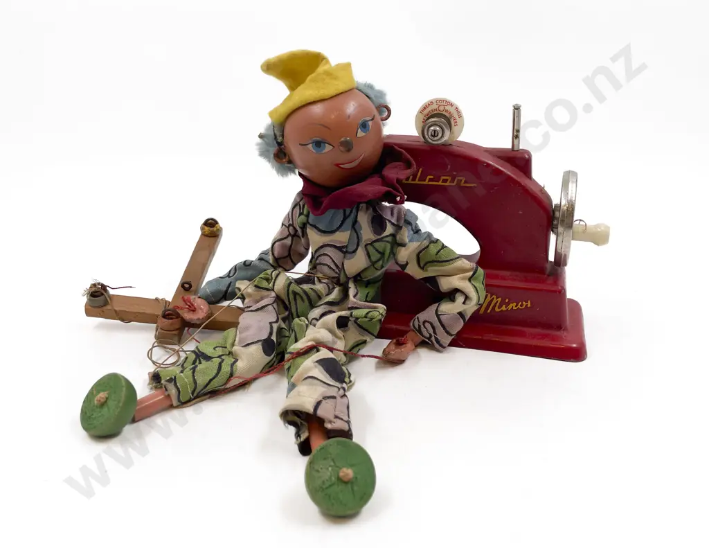 Vulcan Minor Diecast Childs Sewing Machine and Pelham Puppet Image 1++