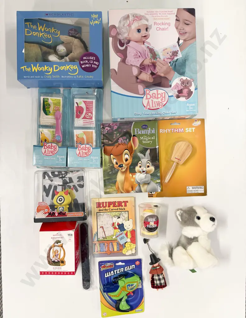 Collection Assorted Toys Image 1++