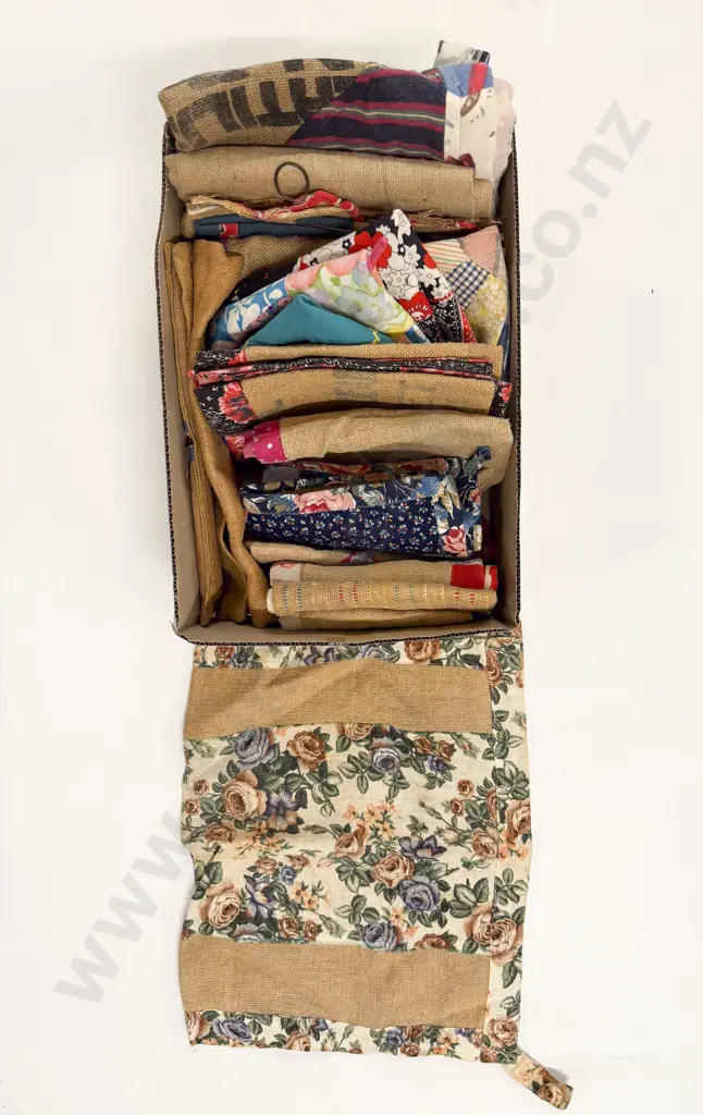 Collection Crafted Material & Sacking Oven Cloths Image 1++