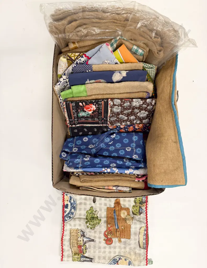 Collection Crafted Material & Sacking Oven Cloths Image 1++