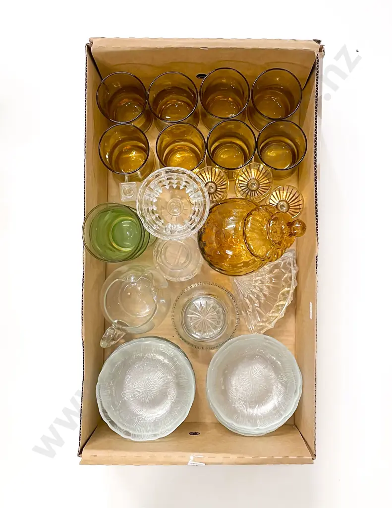 Box of Assorted Glassware Image 1++