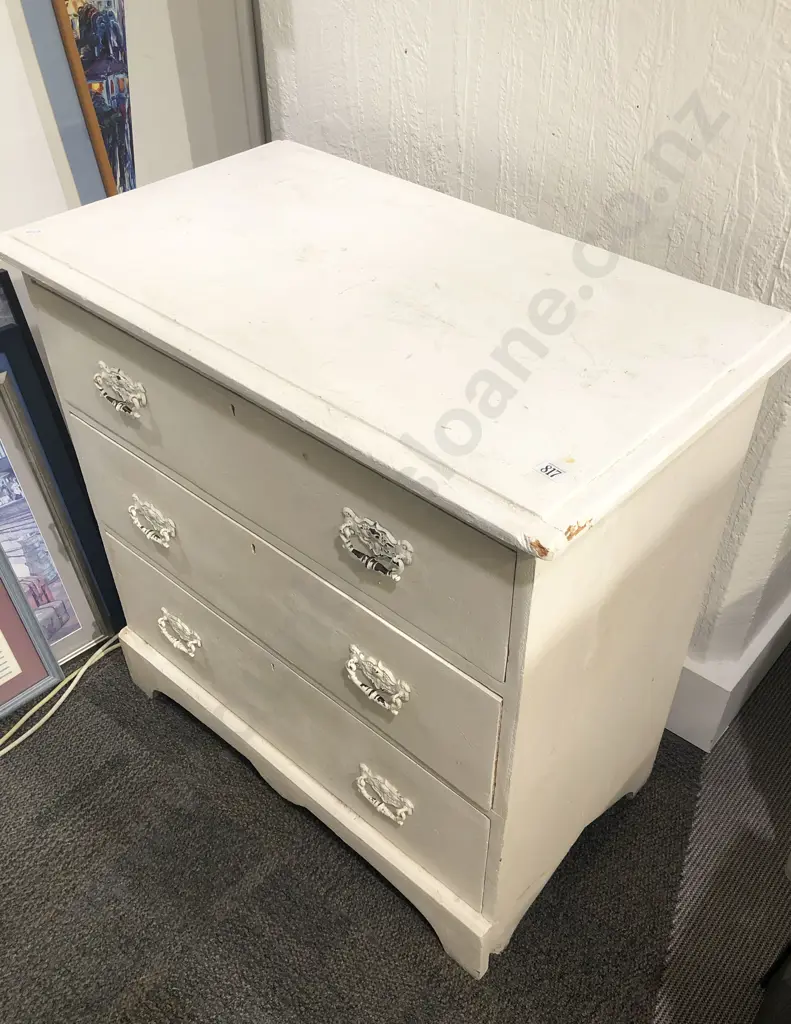 White Painted Colonial Three Drawer Chest Image 1++
