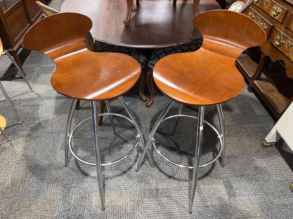 Pair Of Modern Bar Stools Image 1++