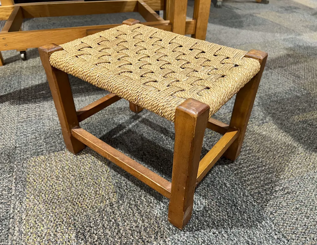 Rush Top Footstool Image 1++