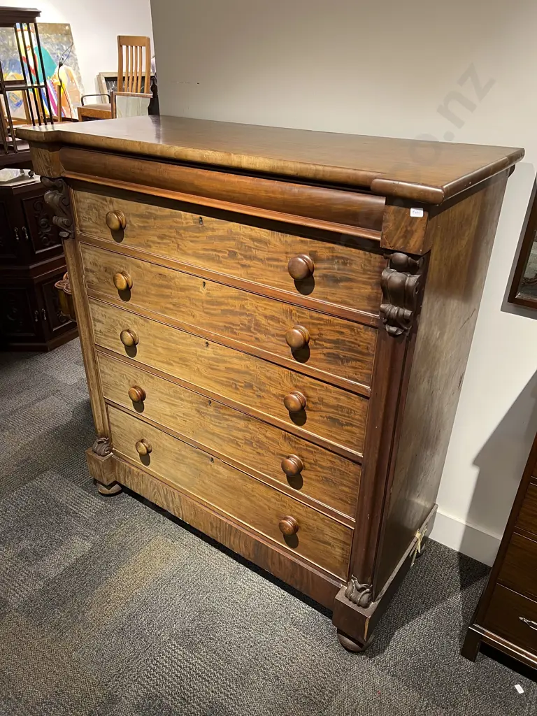 Early Vict. Mahogany Chest of Drawers Image 1++