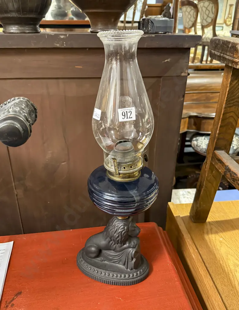 Vict Cast Iron Lion Form Based Kerosene Lamp With Blue Glass Reservoir Image 1++