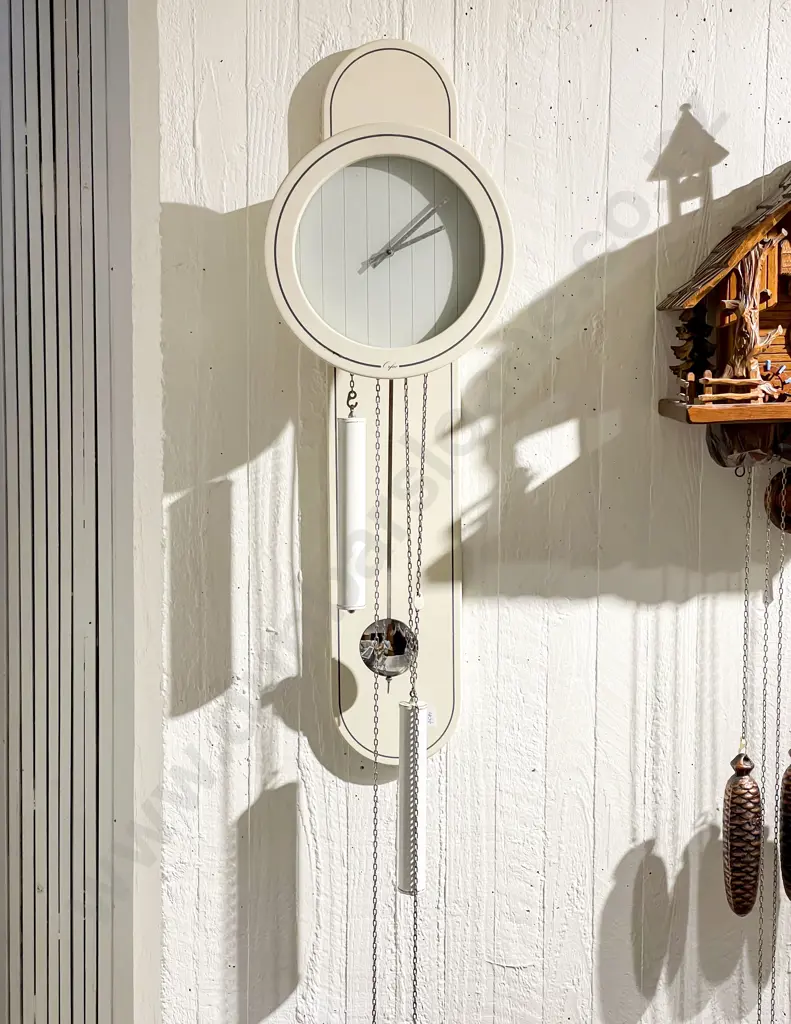 1980's Wall Clock Image 1++