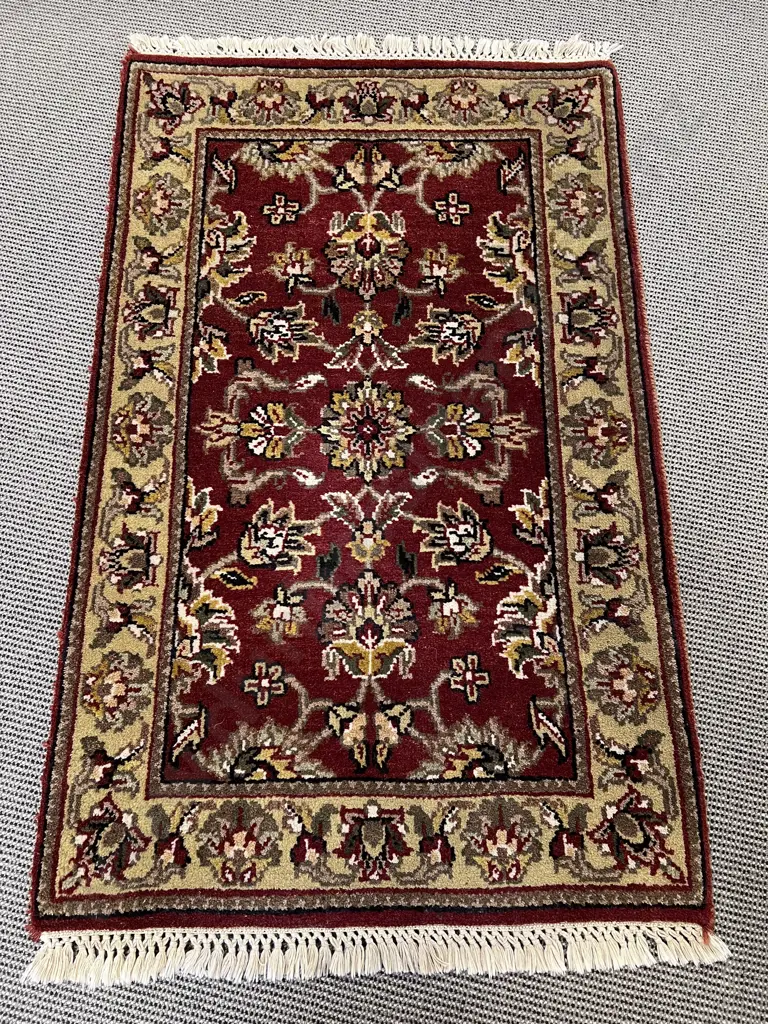 Small Persian Woolen Mat Image 1++
