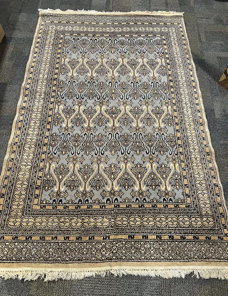 Large Persian Rug Image 1++