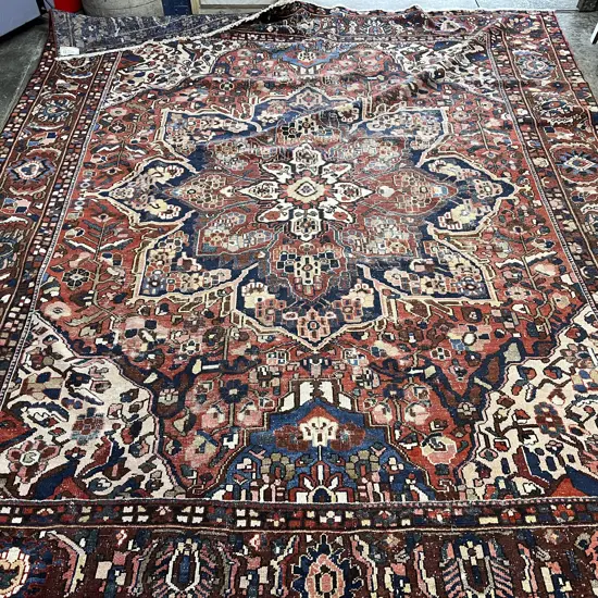 Iranian Bakhtiari Wool Rug