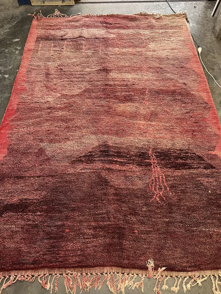 Large Eastern Woolen Rug Image 1++