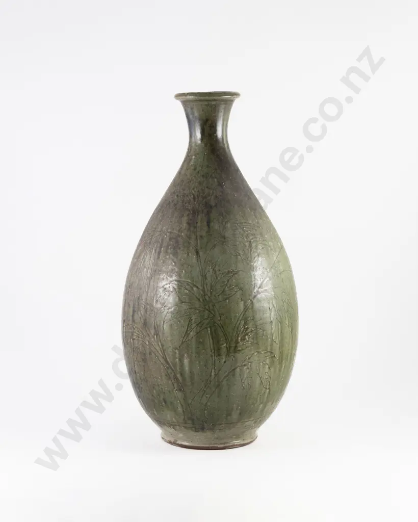 Large Peter Alger Specimen Vase Image 1++