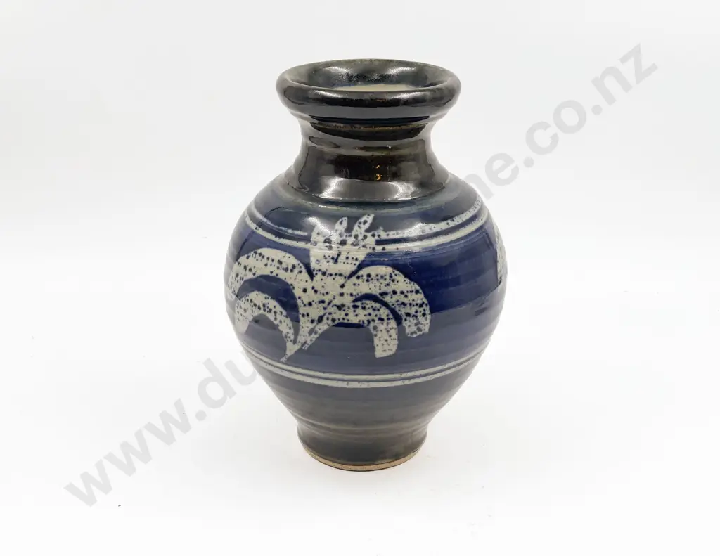 Mirek Smisek Vase Image 1++