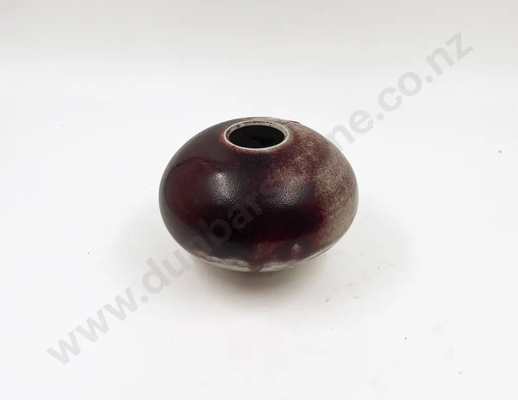 Sel Ling Ngan Copper-Red Glazed Compressed Ovoid Vase Image 1++