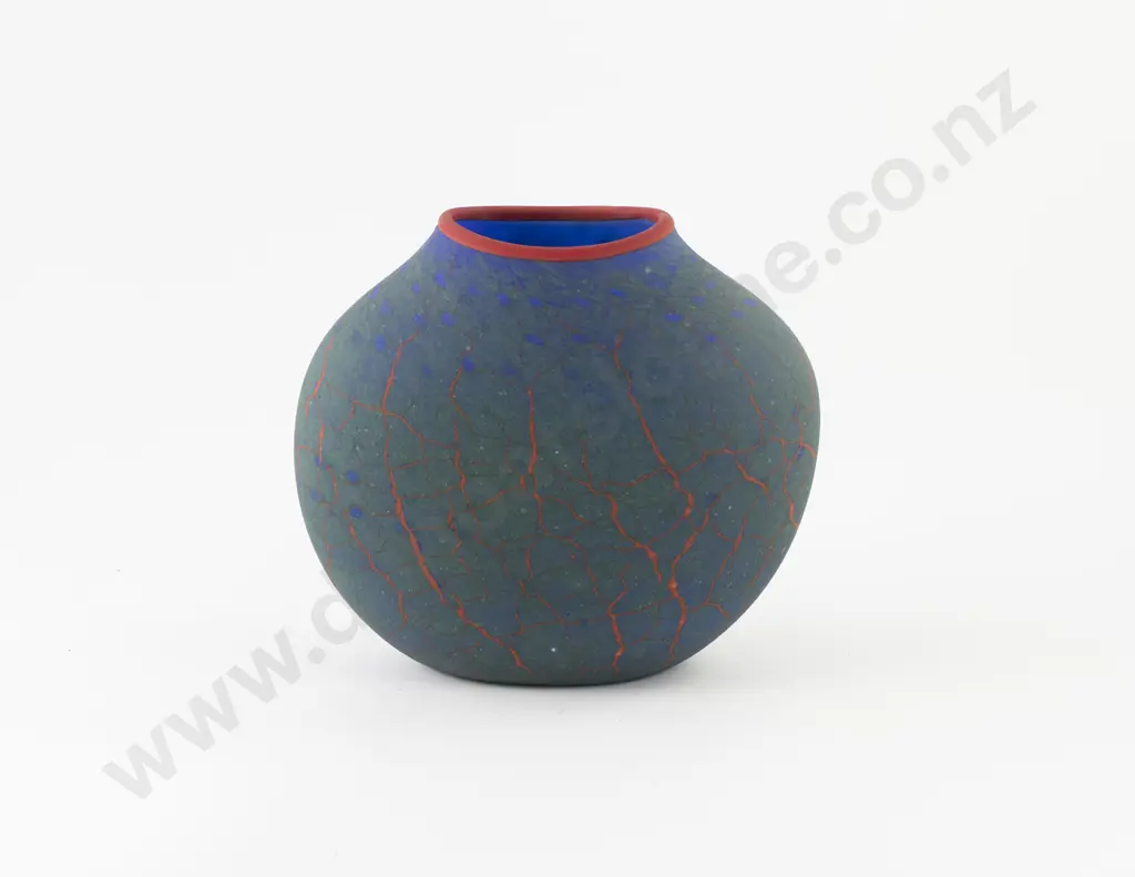 Garry Nash Green Glass Vase Image 1++
