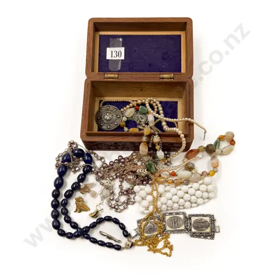 Small Quantity of Assorted Costume Jewellery Necklaces etc