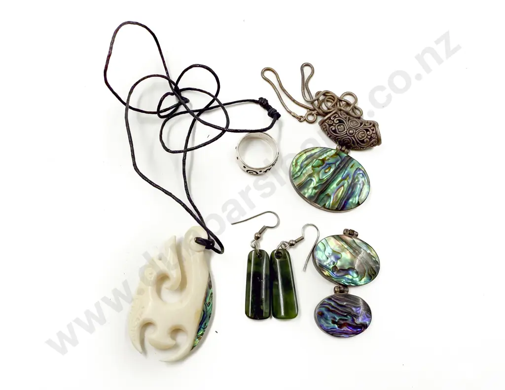 Small Quantity of Assorted Jewellery including Paua & S/S etc Image 1++