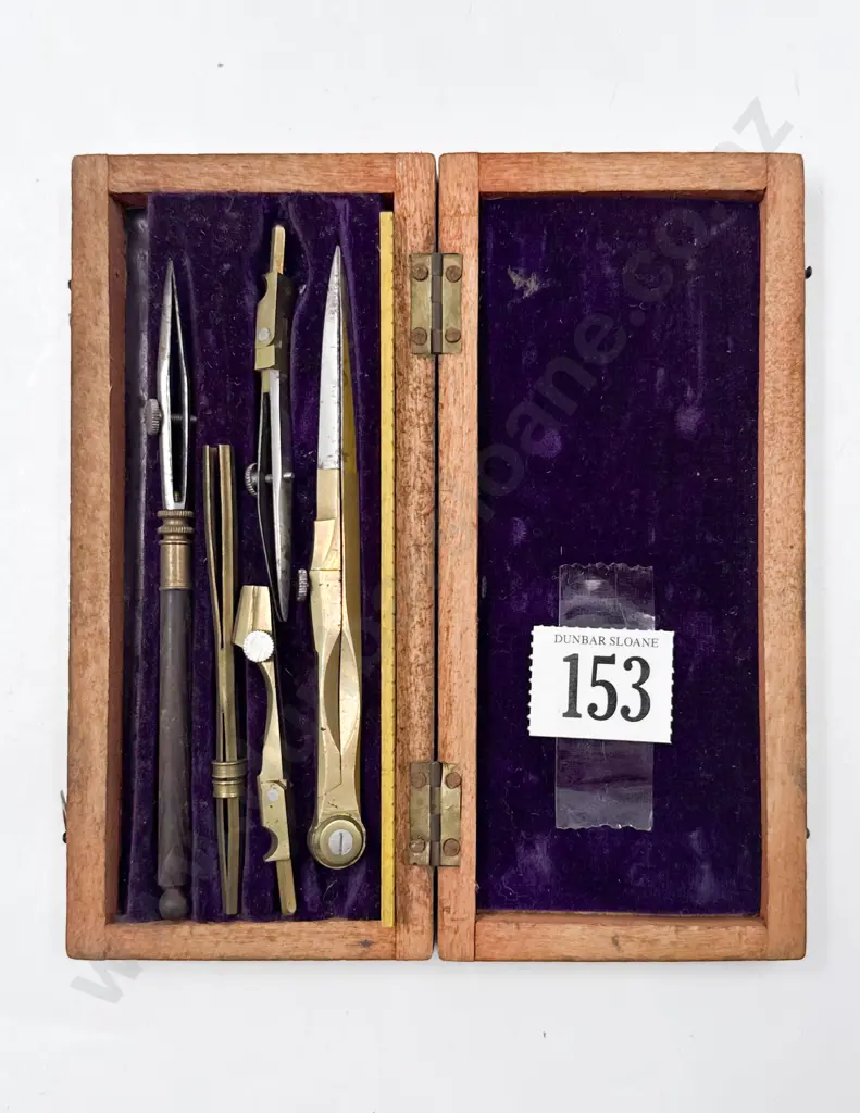 Small Vintage Compass Set Image 1++